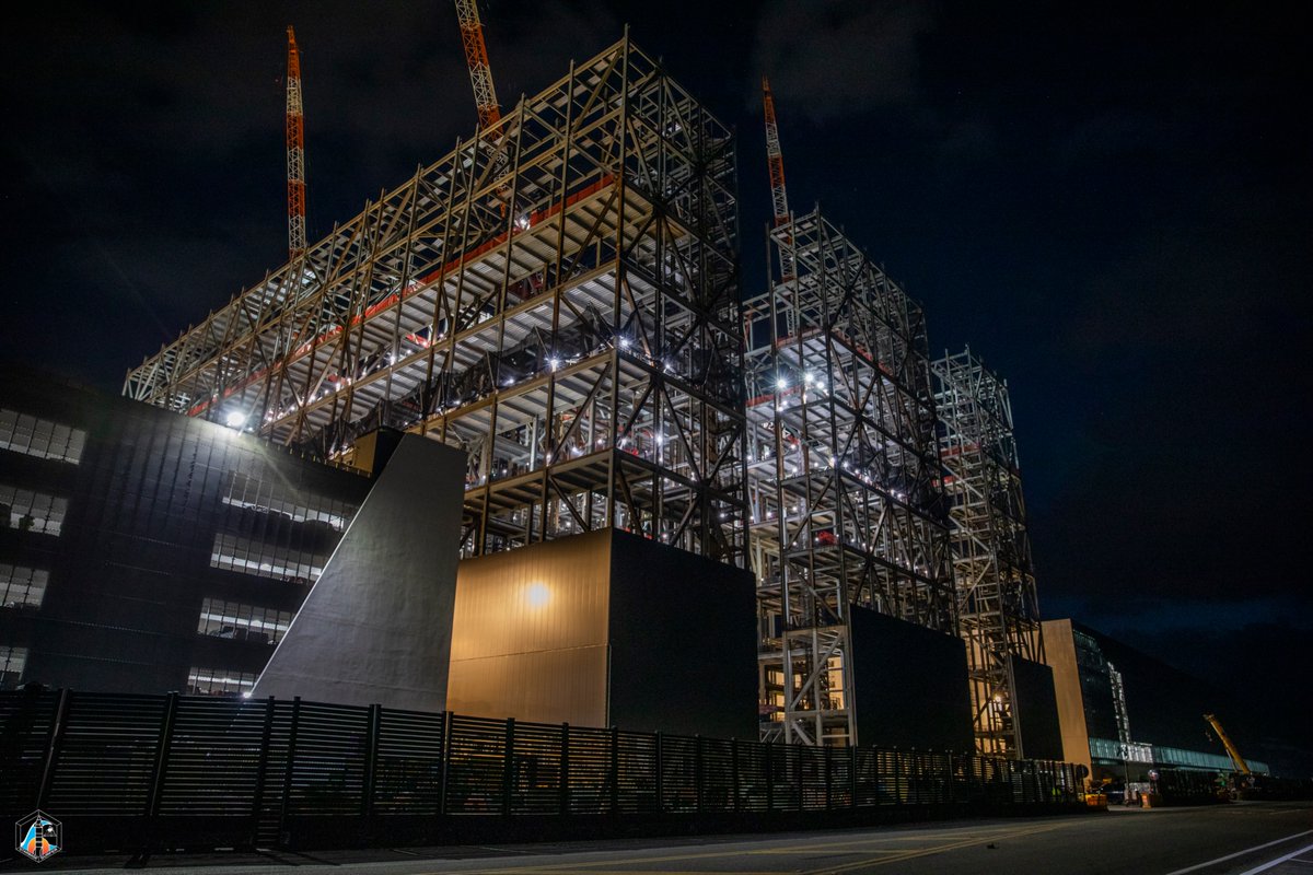 Starbase Surfer tweet media