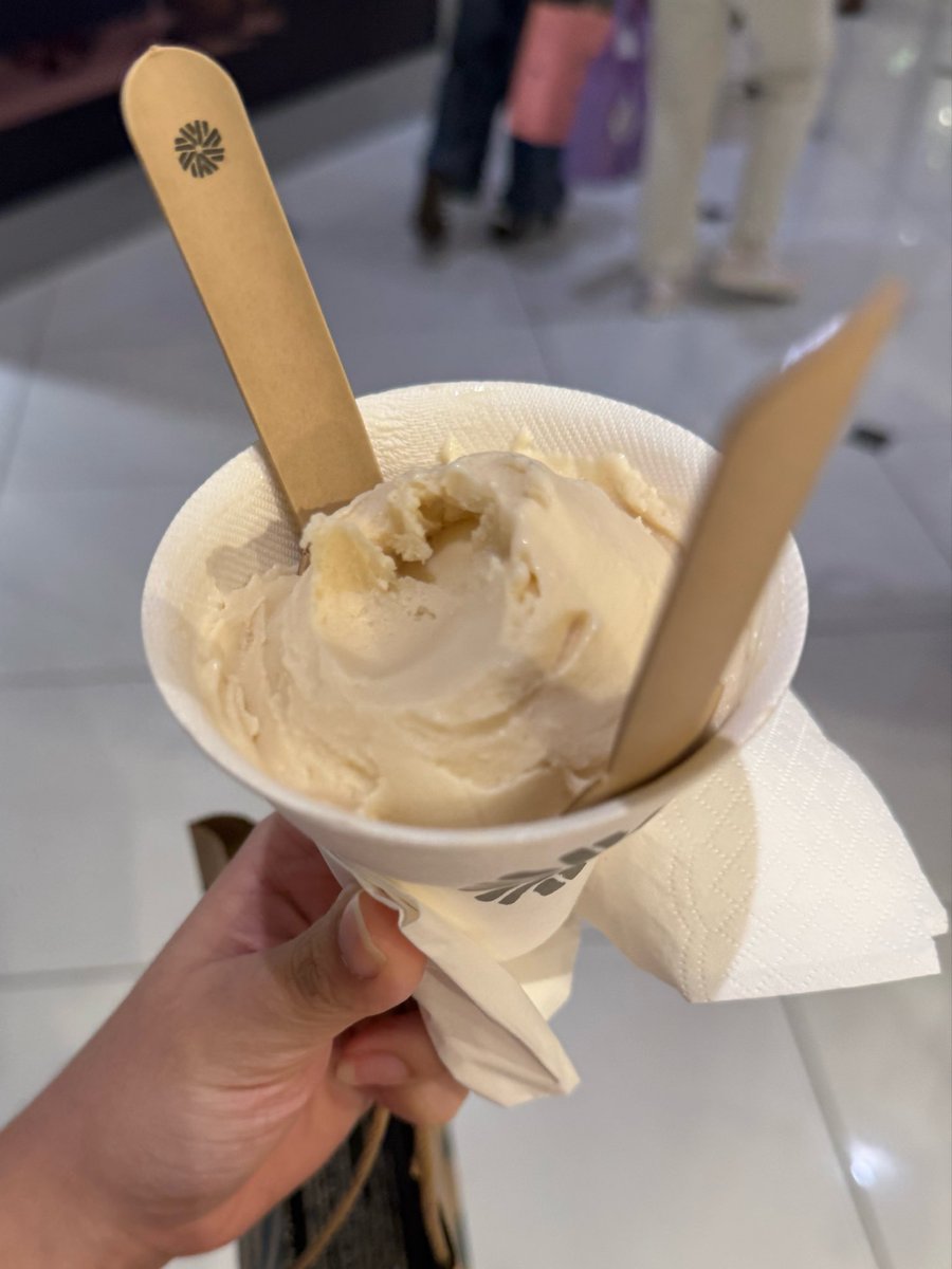 fawniful's tweet photo. tried this high protein tofu ice cream and one website says 180cal per 130g scoop does that sound legit https://t.co/KkLLx1lbBd