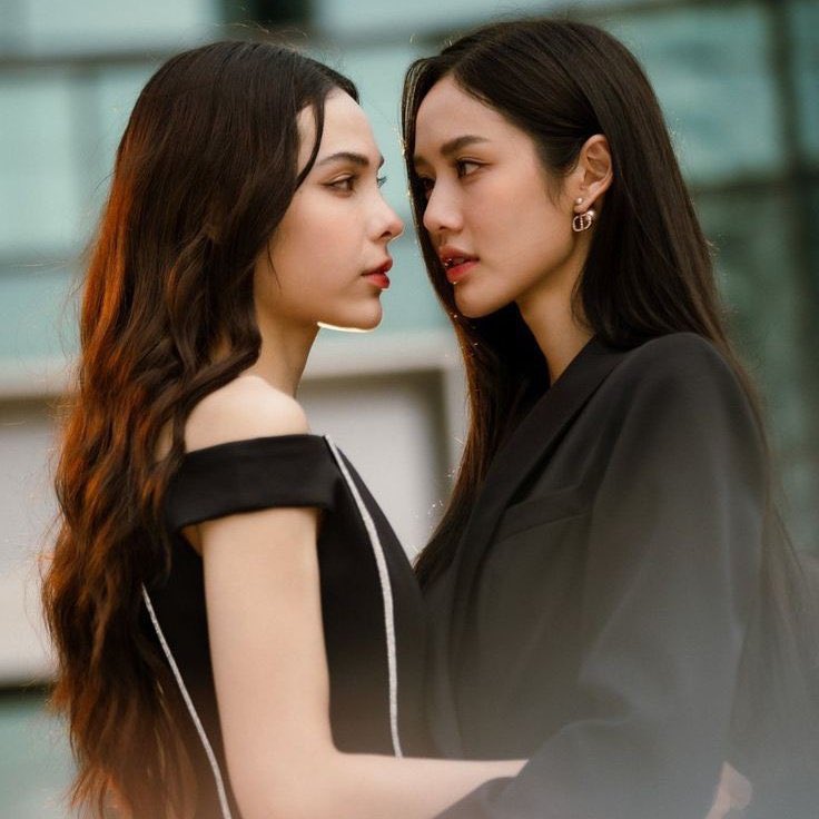 VENCEMOS! O GL #HarmonySecret,
protagonizado por #LMSY, será adicionado ao catálogo da Netflix Brasil hoje, às 14 horas.