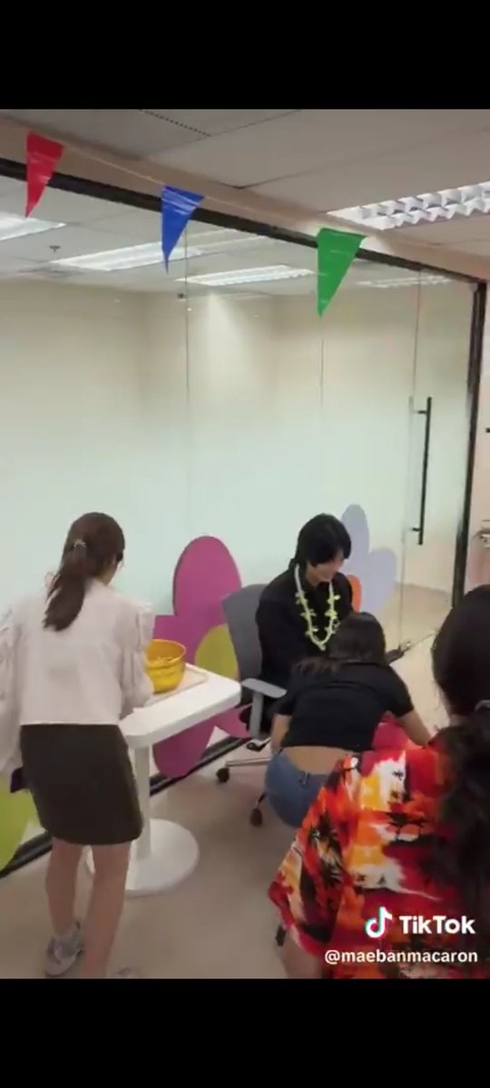 A 👑 WIN BA PRADA & HA TIFFANY & Co. ✨💎✨ tweet media