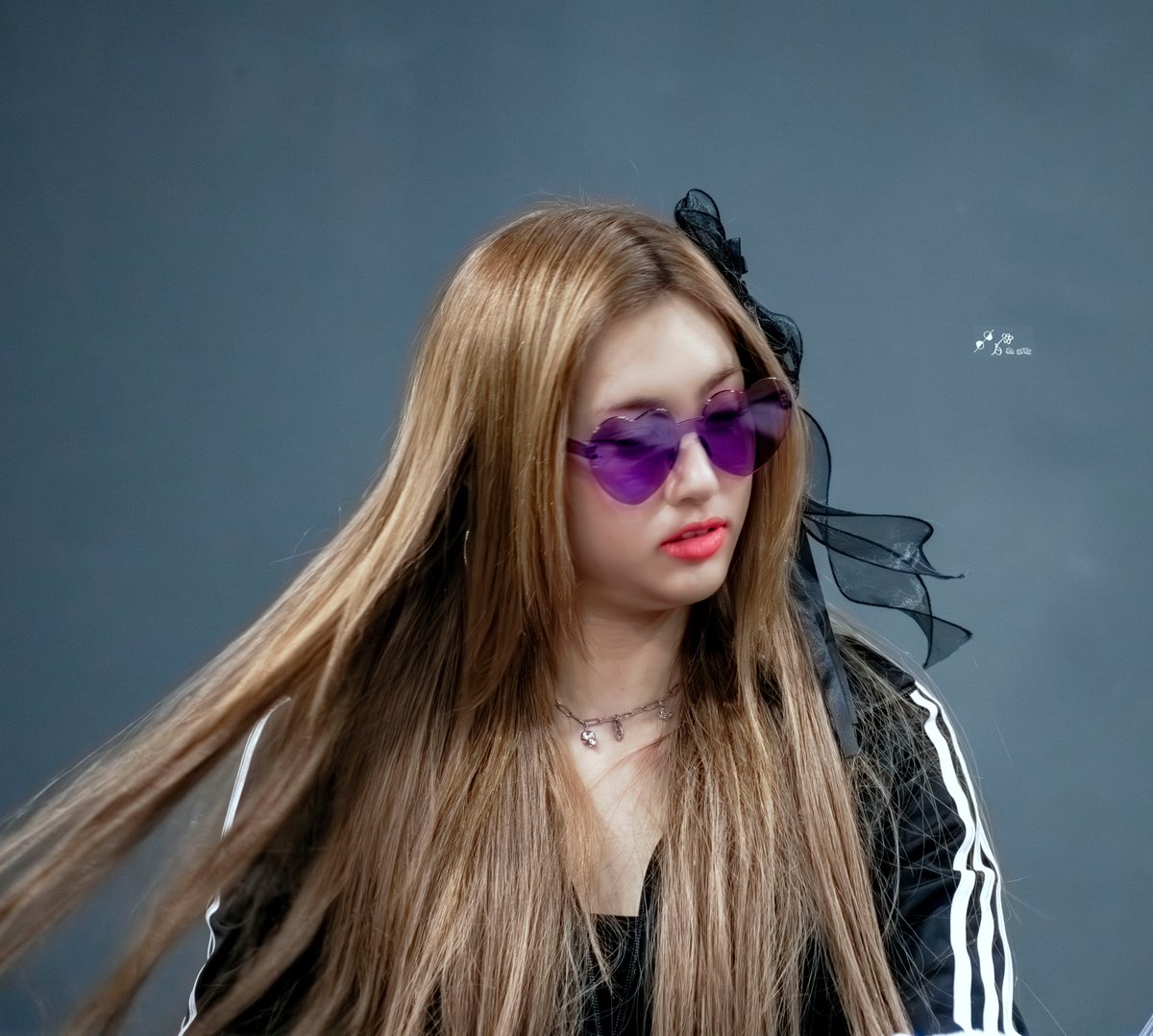 EVERGLOWRIDER's tweet image. 260405 CODE 팬사인회                          
#EVERGLOW #에버글로우 #CODE 
#EVERGLOW_CODE #아샤 #허유림 
#윰댕 #윰냥이 #AISHA #샤샤샤 
#아샤벨라 #플라밍고 #체리샤 #바니샤