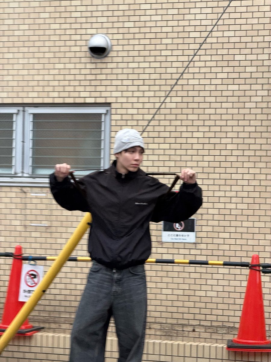 First.kp tweet media