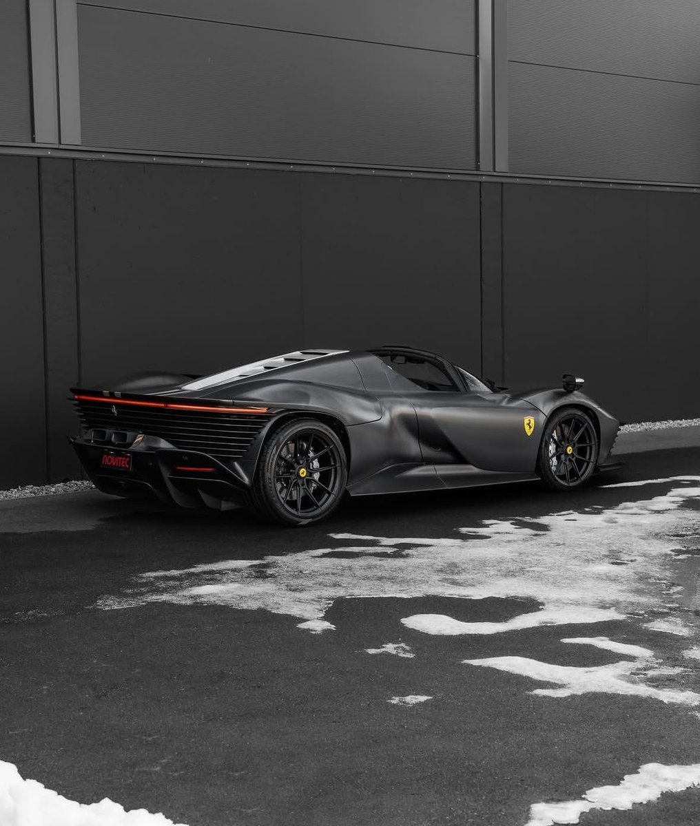 Car Grails tweet media