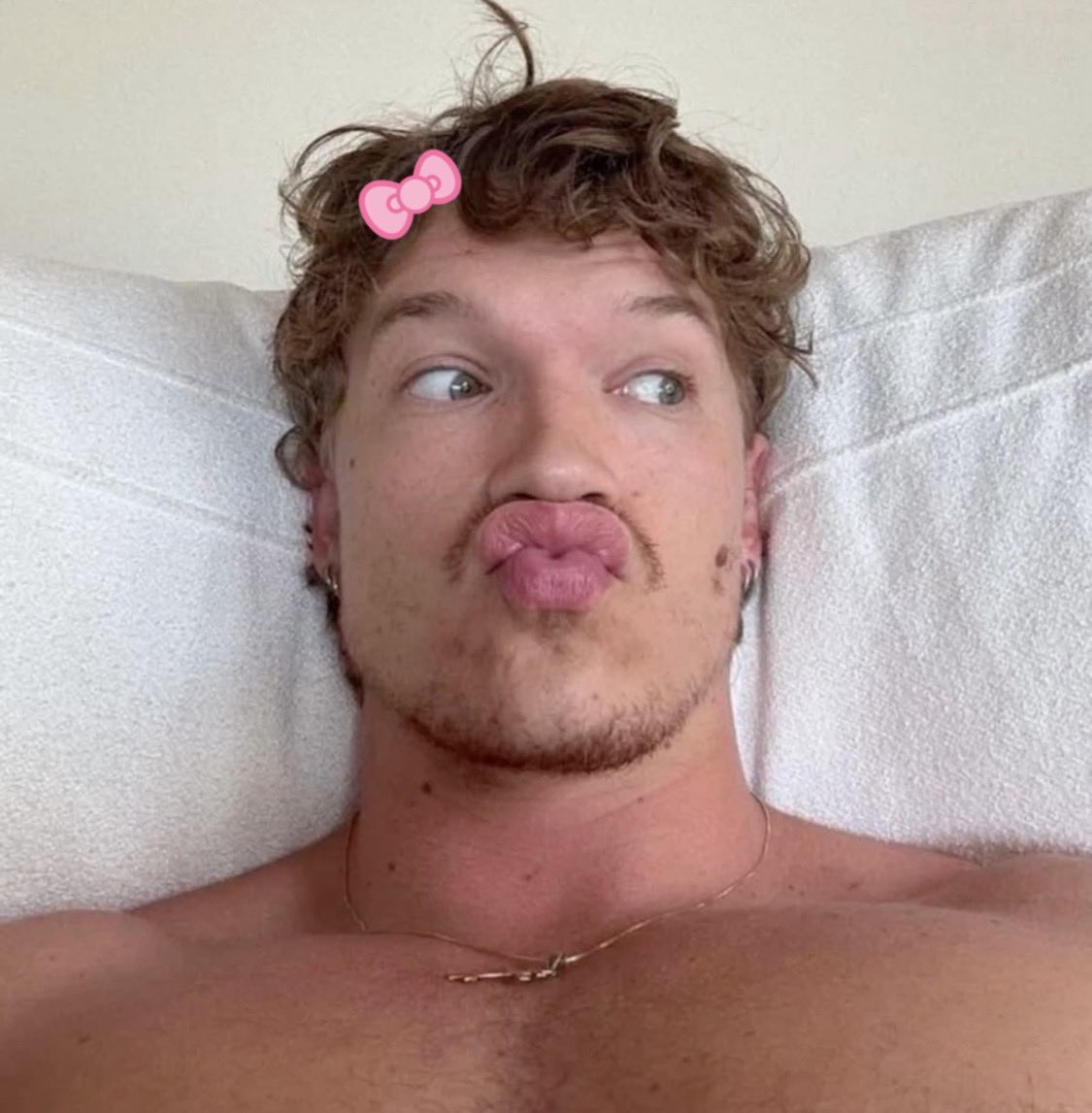 chlo 🐠 tweet media