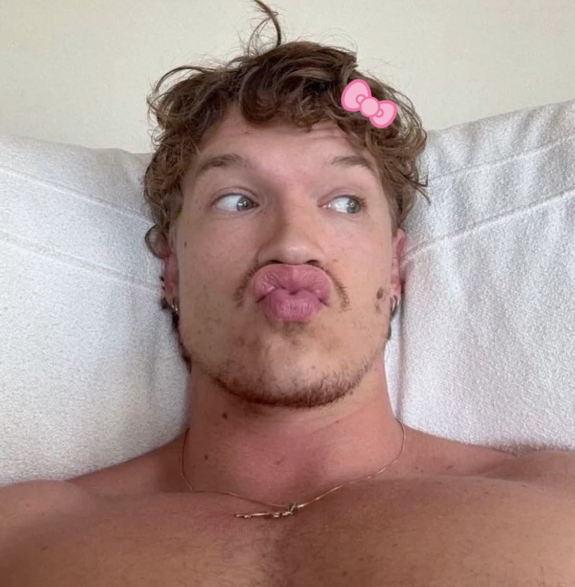 chlo 🐠 tweet media