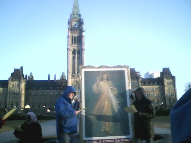 friendsofjoseph's tweet photo. Easter Friday

#DivineMercyNovena   

Day Eight

Pray for the Holy Souls in Purgatory

Also, please pray for #Canada  &amp; the world

Note: Due to security concerns, the sunrise novena is no longer offered on Parliament Hill

https://t.co/NLYvUivcVK https://t.co/6qYQbhKB6h
