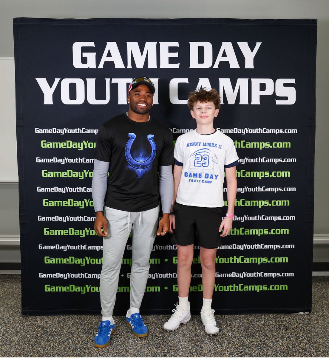 cdeaston's tweet photo. I’ve been a @colts fan for over thirty years. @KennyKennyMoe3  has been my favorite player on the team for quite some time. My son went to one of his camps last year and he was great. He’s now my son’s fave, too. Good luck no matter what the outcome, sir! https://t.co/aIZZh4wL8S