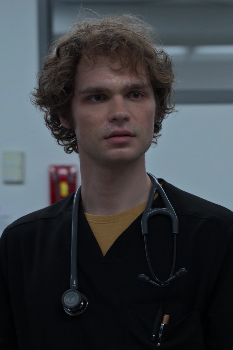 ehdrian_'s tweet photo. @1followernodad Only doctor there https://t.co/QKKx6fWjRG