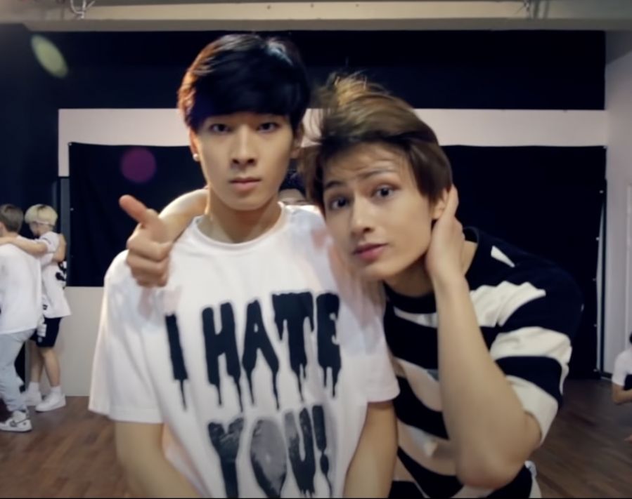 hang painting here? 💫 tweet media