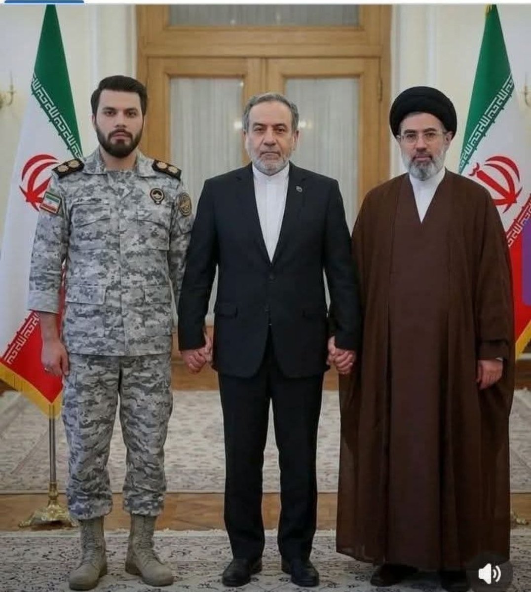 HanyModabber's tweet photo. @mamadporii این دو روز چه فشاری بهتون اومده
همچنان آرزوی جنگ و اغتشاش رو برای ایران میخواهید
ولی بعد از ۴۷ سال یاد گرفتیم ،خودمون رو به رهبر و مسولین دلسوز و هوشیار ایران بسپاریم، مسیر درست رو میریم https://t.co/D9sEphV65X