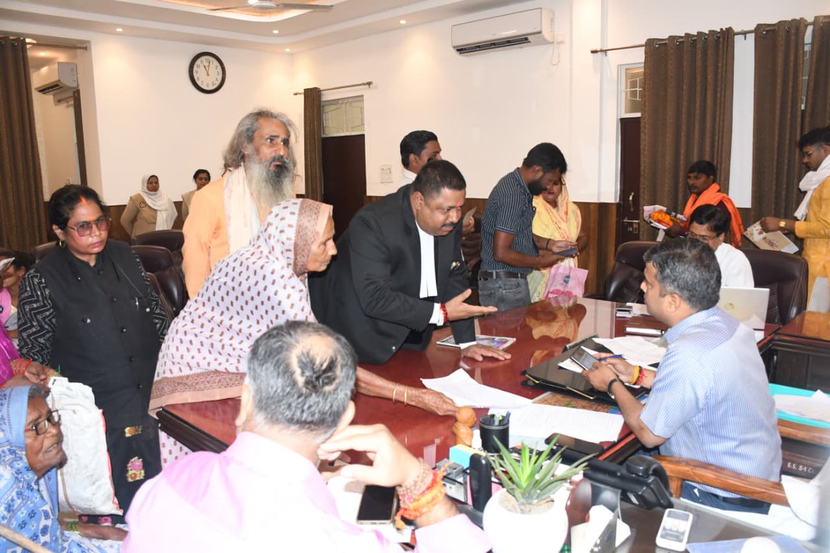 DM Prayagraj tweet media