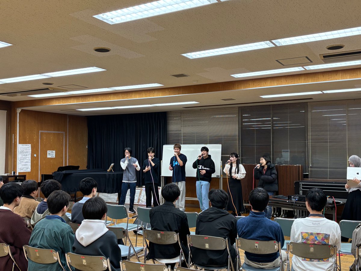 SINGularity_cit's tweet image. 本日はアカペラの見学体験会を行いました！
リード体験やアカペラ曲当てクイズなど、アカペラならではのレクを行いました🎤
アカペラの魅力が少しでも伝わっていると嬉しいです✨
次回もアカペラの魅力が伝わるような内容を準備していますので是非👀

#SINGularity #春から千葉工大 #アカペラサークル