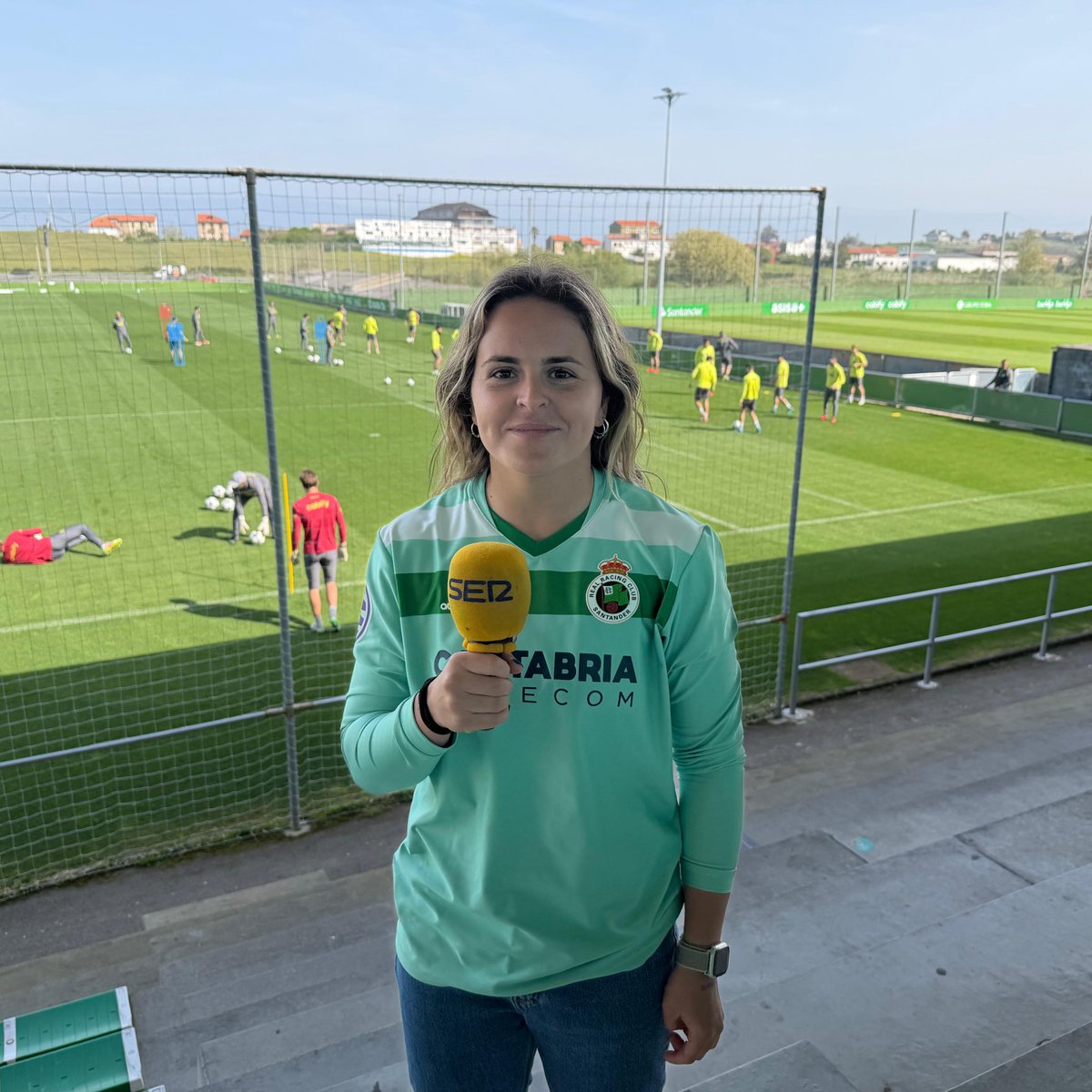 #Deportes | 🧤⚽️ <a href="/annaareina/">Anna Reina</a>, portera del <a href="/realracingclub/">Real Racing Club</a>, con <a href="/OskarGarcia16/">Óscar García Mayo 🎙</a>:

🎙️ "Queremos meternos en playoff y tenemos que ganar mañana al <a href="/AthleticClub/">Athletic Club</a> B"

📲 App <a href="/La_SER/">Cadena SER</a>
💻 sercantabria.com
📻 102.4 FM