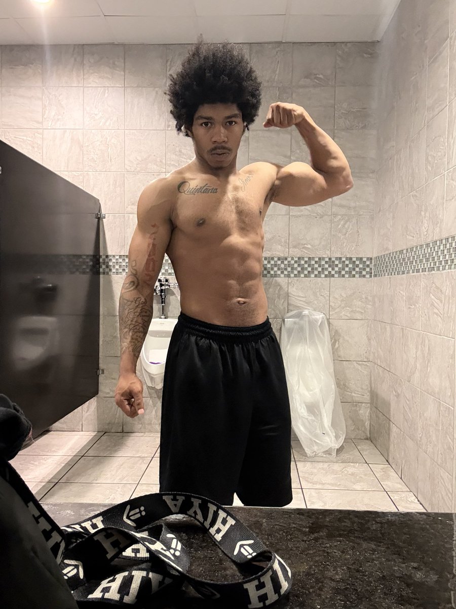 3rdnem81's tweet image. 🥦🌞
#fitness #gym #SanAntonio #Texas #satx #workout #x