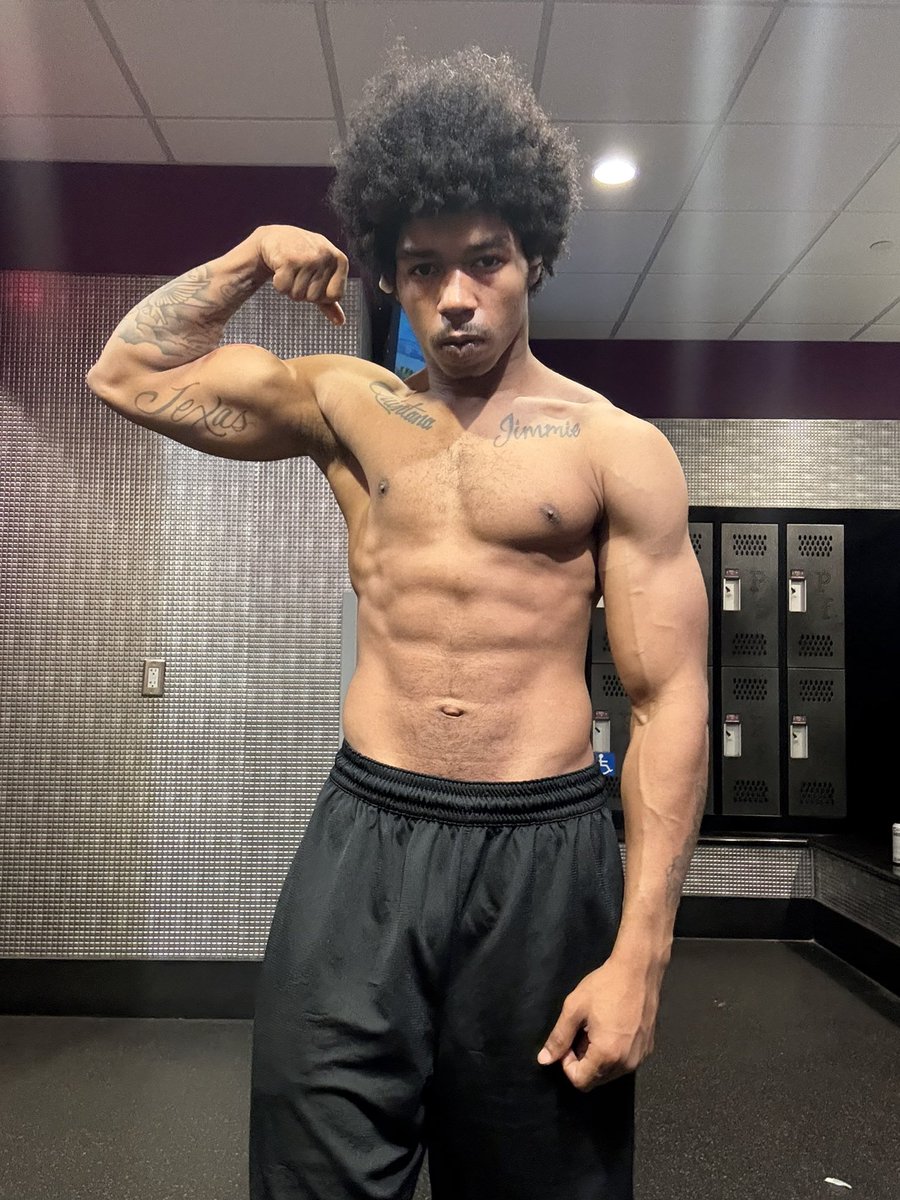 3rdnem81's tweet image. 🥦🌞
#fitness #gym #SanAntonio #Texas #satx #workout #x