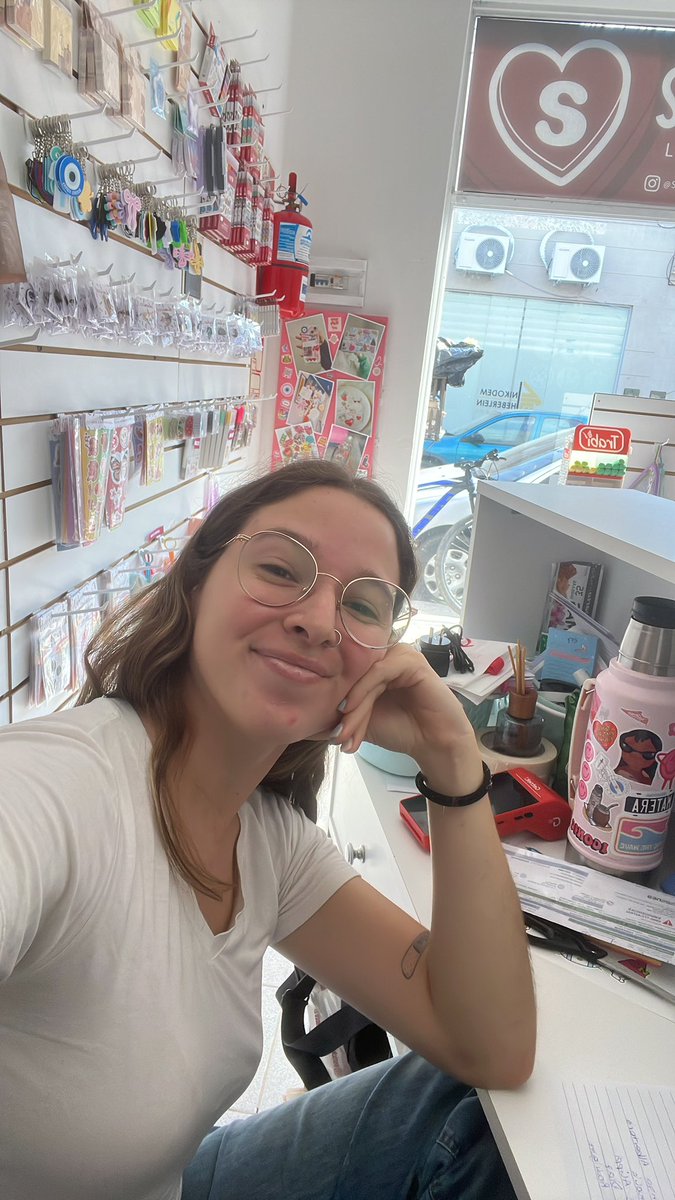 sofitavidela's tweet photo. Acá en mi local laburando! 
Mañana voy a ver a Angelita desde Gualeguaychu ❤️❤️❤️ #nadiedicenada https://t.co/ibkO1E3cun