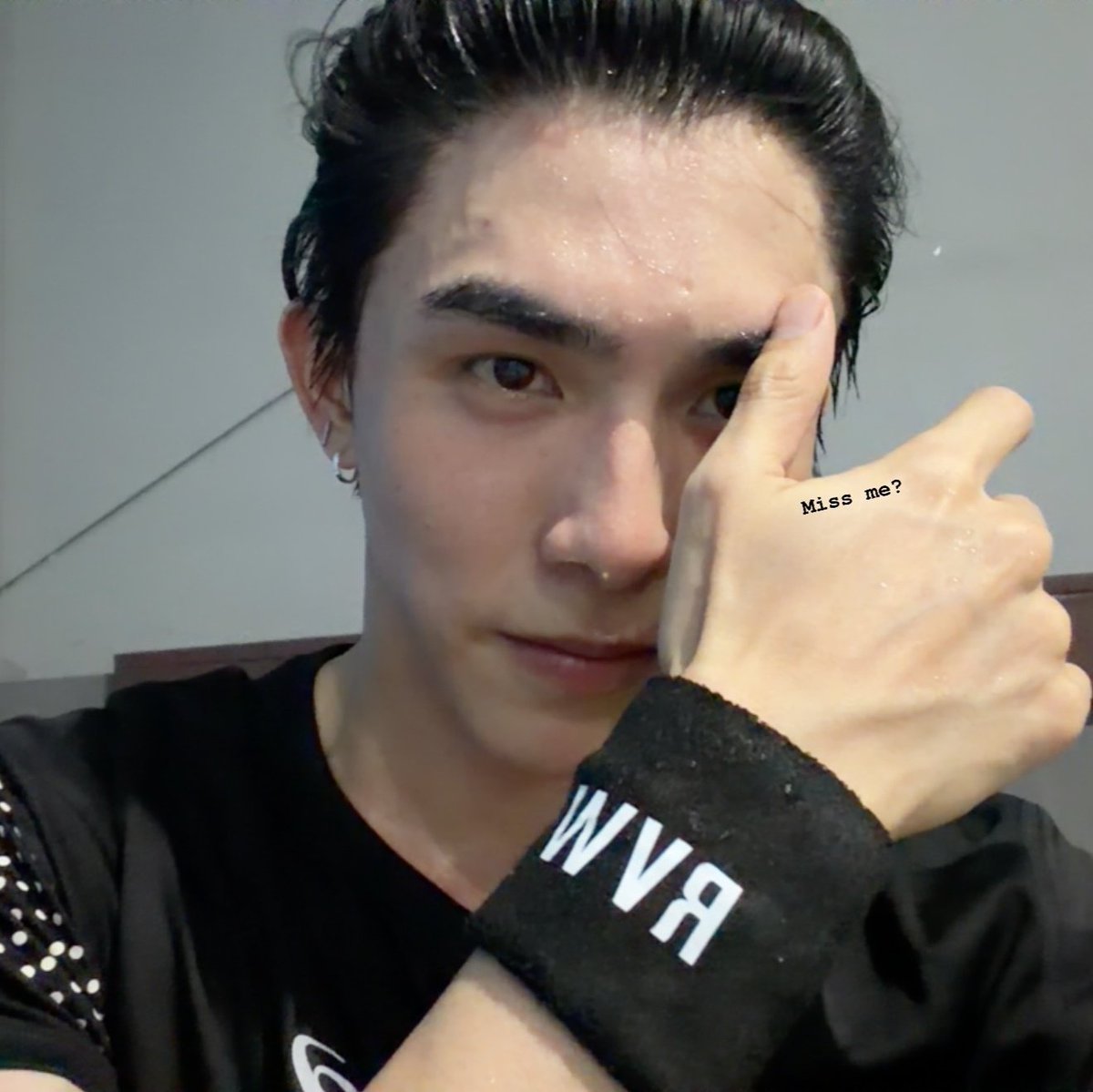 orc_hid_dahlia's tweet image. All that Boom loves… in one frame 🏸🖤🩷🩵
🥹🥹
he’s not even subtle at this point 🤭
“miss me?” we barely survived and you’re asking this 😭

#Auralis #BXXMRVW