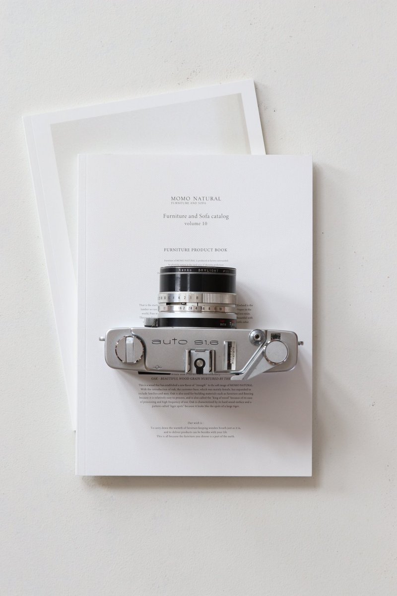 上手くなりたい気持ちも
もちろんあるのだけど

それ以上に
光、時間、空気感や雰囲気、 世界観を創っていくのが好き。
 作り込んでいく作業が楽しくて
続いている理由は、ここだと思う。

フォトスタイリング7年目。