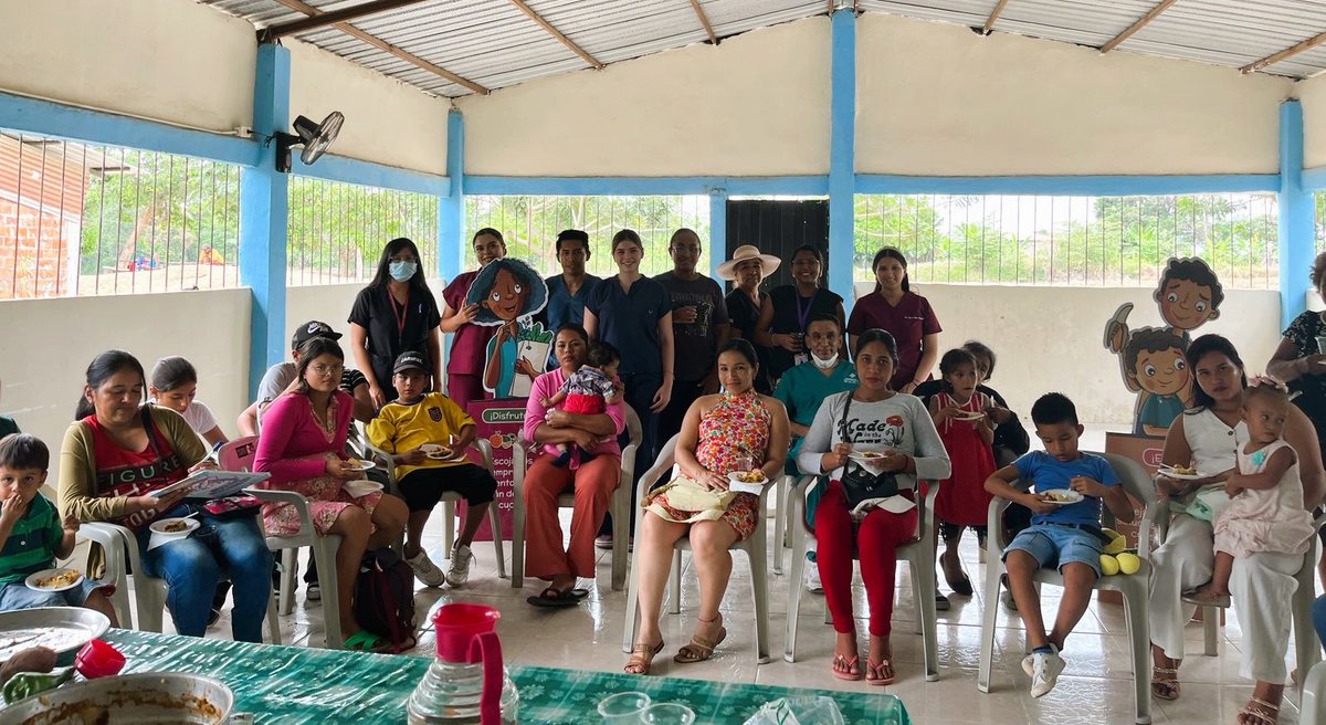 Salud_Guayas's tweet photo. Prevenimos la desnutrición infantil 👶con acciones en territorio 💪

#Salitre | Como parte de las actividades ejecutadas para el desarrollo de los infantes, personal de los centros de salud Buena Suerte y La Victoria realizaron un taller de preparación de recetas saludables. https://t.co/eWbrZBxvmI