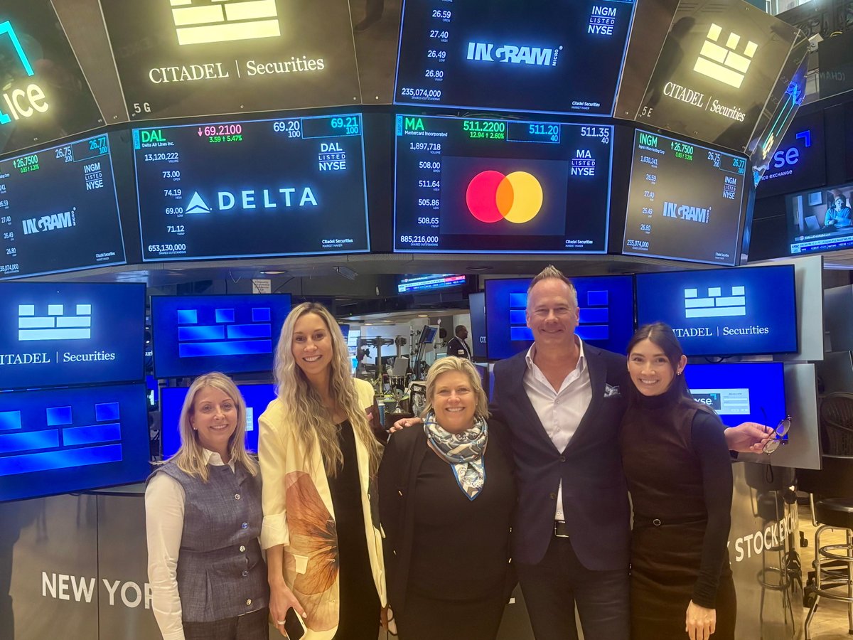 IngramMicroUSA's tweet image. A New York moment to remember—Trust X Alliance taking center stage in Times Square, spotlighting a community that’s individually strong and collectively extraordinary.

That’s the power of Trust X Alliance.

#TrustXAlliance #IngramMicro #B2Bpartnerships