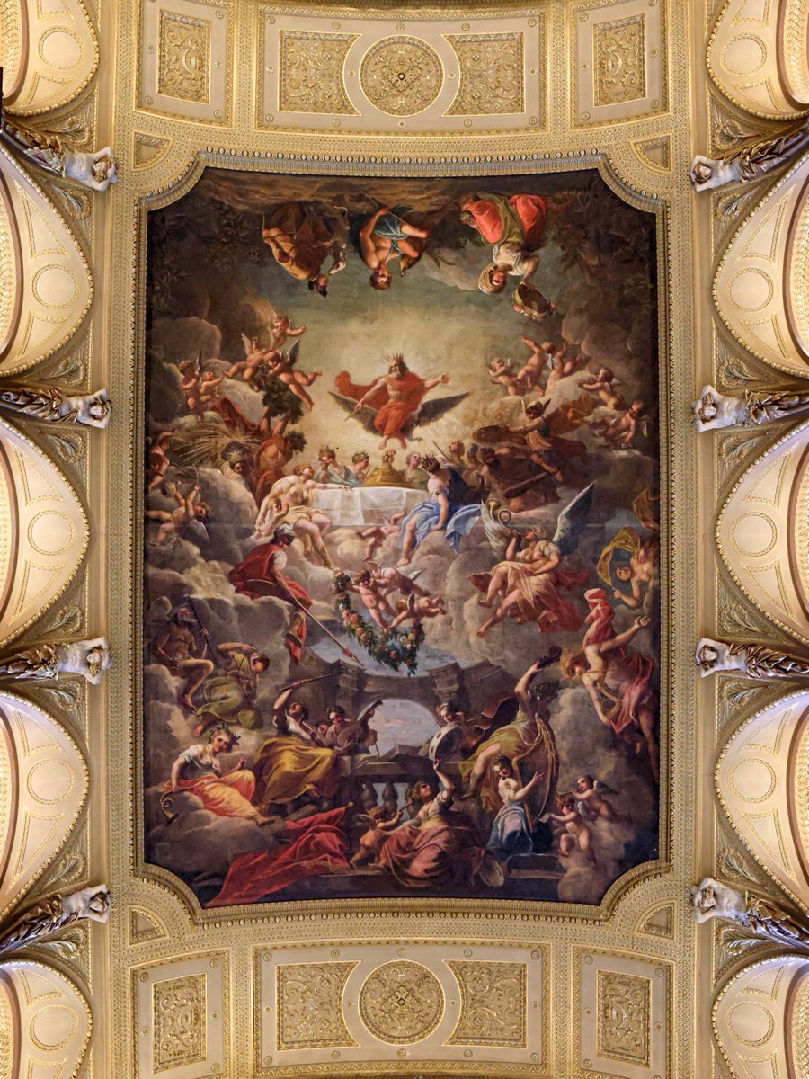 SalveRegina's tweet image. There's beauty everywhere you look 🎨✨  When you stop by for a tour at Salve, be sure to look up at the ceiling in Ochre Court to view the 18th century painting, "Banquet of the Gods."
📸 Katie B. #featurefriday
