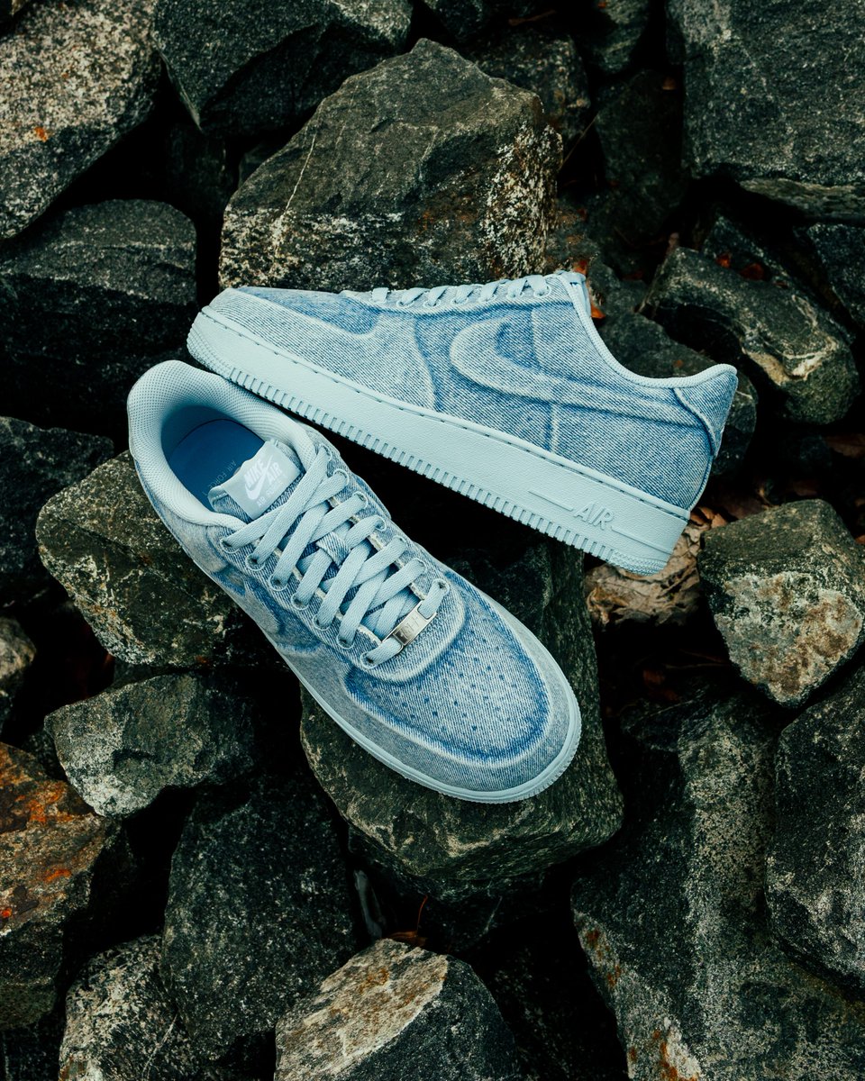 DTLRVILLA's tweet image. Don't sleep on the #Nike Ja Morant AF1 low 'Denim' available in-store and online at bit.ly/3vriJ06 

Link to Nike: bit.ly/374Qwv2