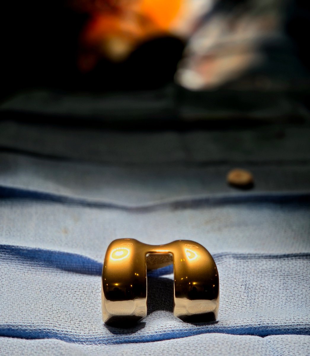 StLukesHealthTX's tweet image. A gold standard of care at St. Luke's Health-Lakeside Hospital. We performed our first gold knee replacement, revolutionary for patients with nickel allergies or metal sensitivities. A game-changer for personalized care. #KneeReplacement #MedicalInnovation