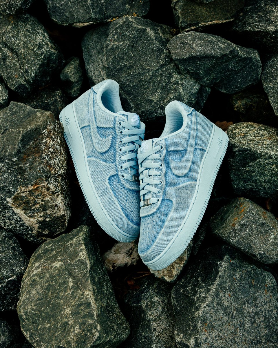 DTLRVILLA's tweet image. Don't sleep on the #Nike Ja Morant AF1 low 'Denim' available in-store and online at bit.ly/3vriJ06 

Link to Nike: bit.ly/374Qwv2