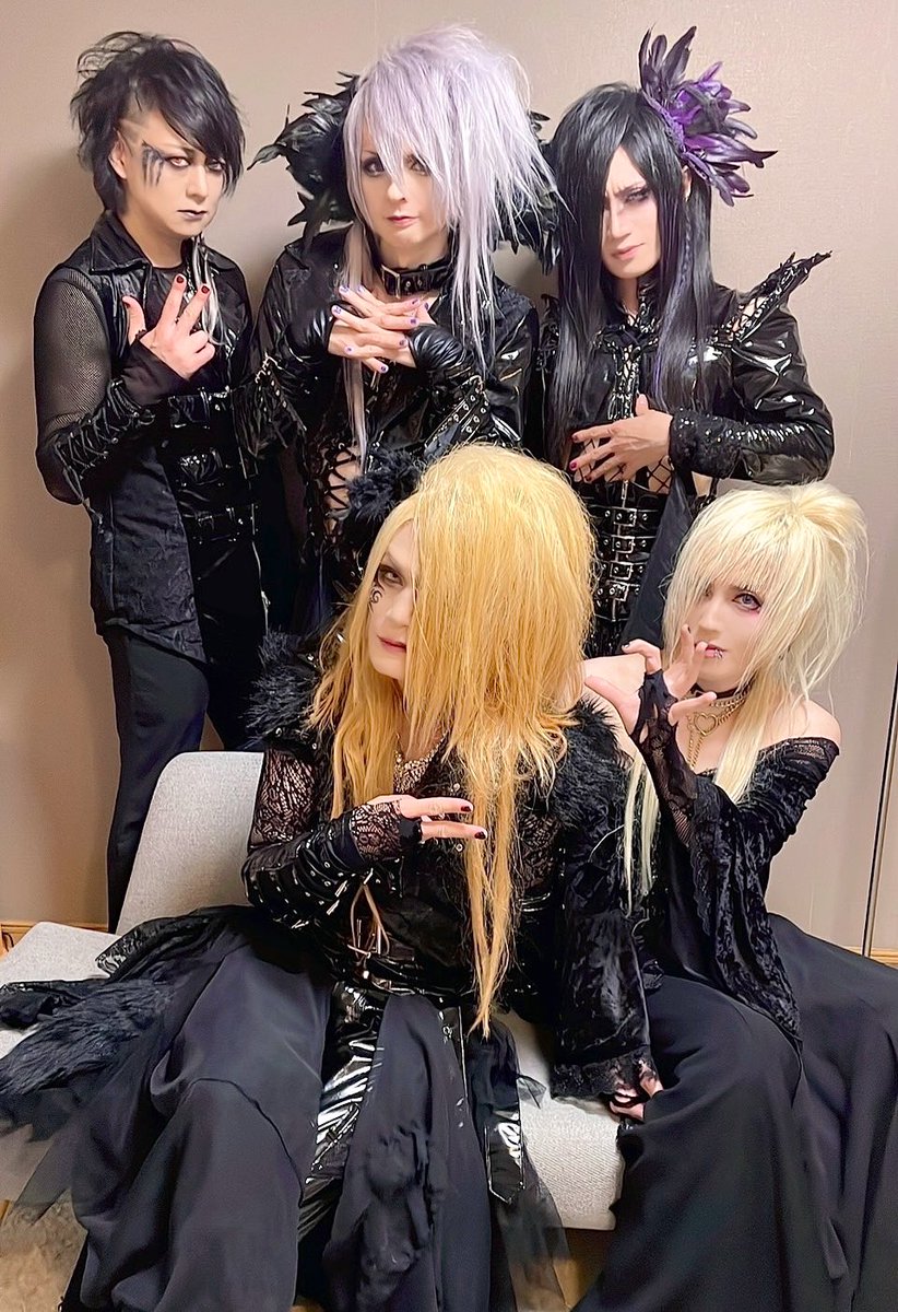 【セットリスト公開】 

2026 4/10  SILVER MACHINE Sapporo

Zeke Deux TOUR「Dawn of The Luminous Tears 北海道編Day1」

1.Fata Morgana
2.Another Wing
3.JaiL
4.Catastrophe
5.Glitter
6.Awake

#ZekeDeux
#NEXTLIVE
#2026年4月11日
#SILVERMACHINESapporo