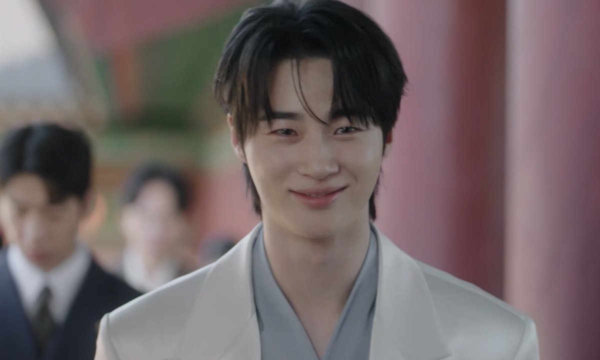 PRINCE LEE AHN LOOKS SO EXTRA HANDSOME IN WHITE 

(byeon wooseok’s insane visuals for real!!! 🤍)

#ByeonWooseok | #PerfectCrownEp1