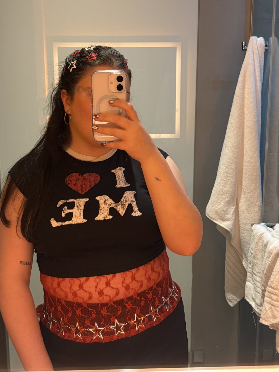 ava on tour🎫⭐️ tweet media