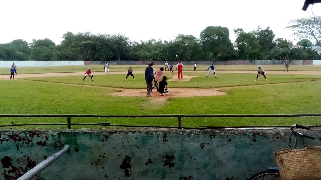 En el municipio Bolivia se realizó un encuentro de Sofbol recreativo con la participación de varios organismos. #EducacionBolivia #CubaSoberana #BoliviaXCuba.