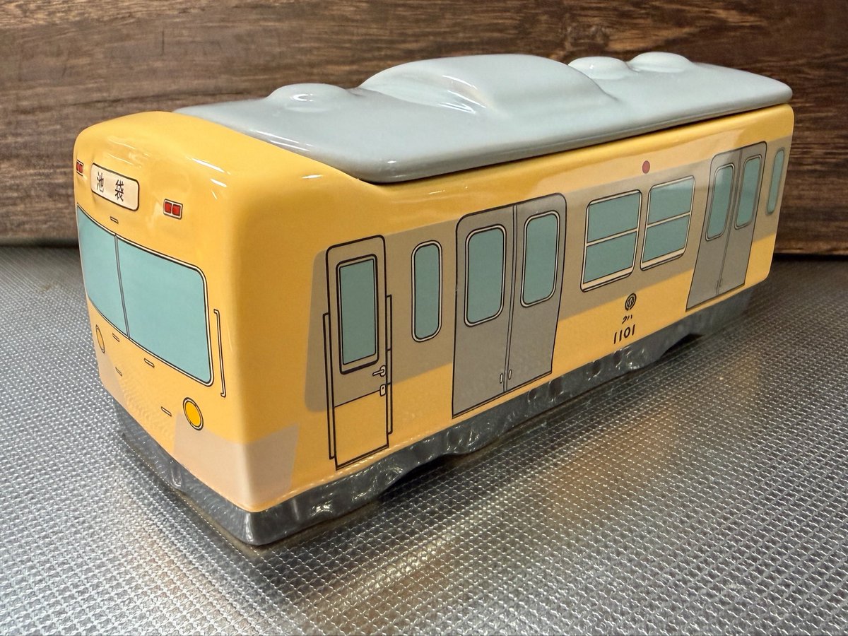 #駅弁の日
車両シリーズ🚃  江ノ電と西武
こちらは持ち帰って自宅です食べました