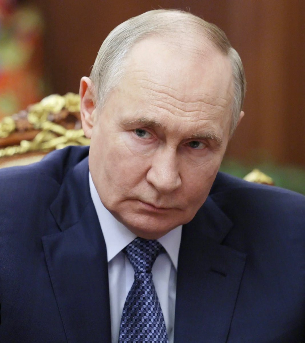 MojtabaKhamen's tweet image. 🚨 🇷🇺🇮🇷 BREAKING: Russian tanker safely crosses the Strait of Hormuz after Iran's permission