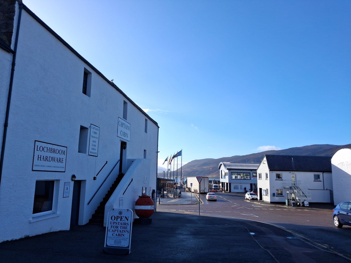 UllapoolBookshop tweet media