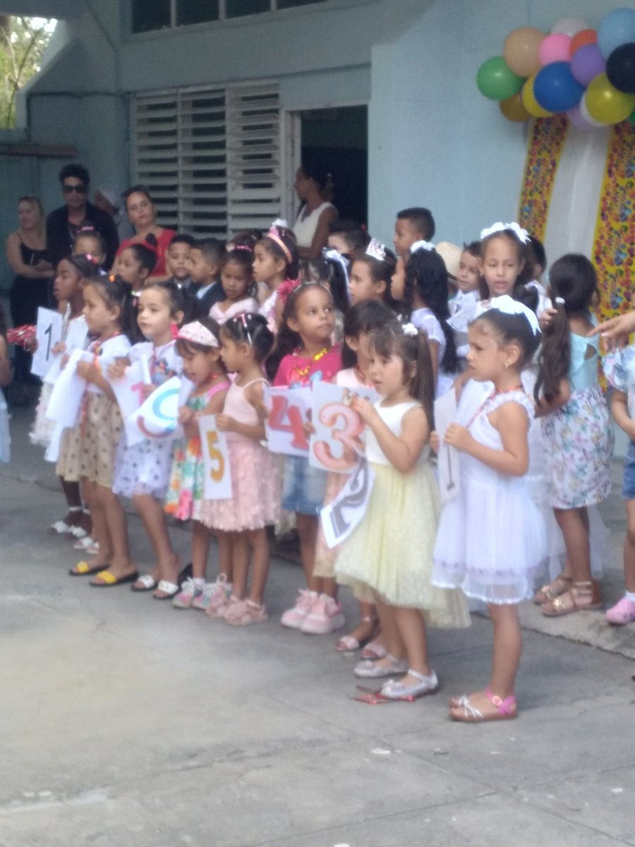 JMastrapa56896's tweet photo. Nuestros pequeños disfrutando en el aniversario 65 de la Creación de los Círculos Infantiles,Felicitaciones https://t.co/DawXE8iK3t