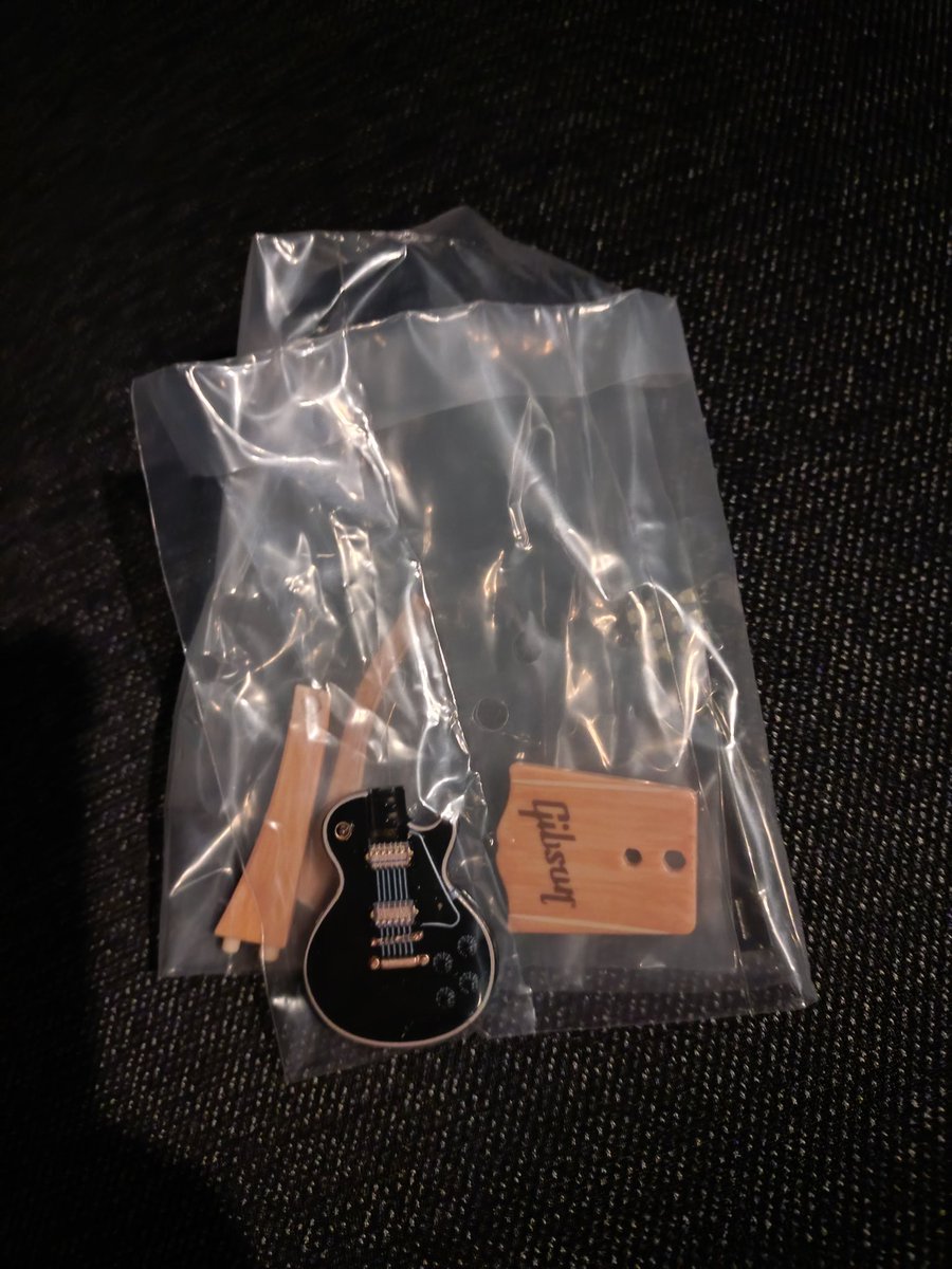 2012829's tweet photo. @_Q30_ フォロー外から失礼します。
1957 Les Paul Custom / Ebonyを持っています。
1959 Les Paul Standardと交換可能でしょうか。
ご検討お願いいたします。 https://t.co/q8WtRyiSo6