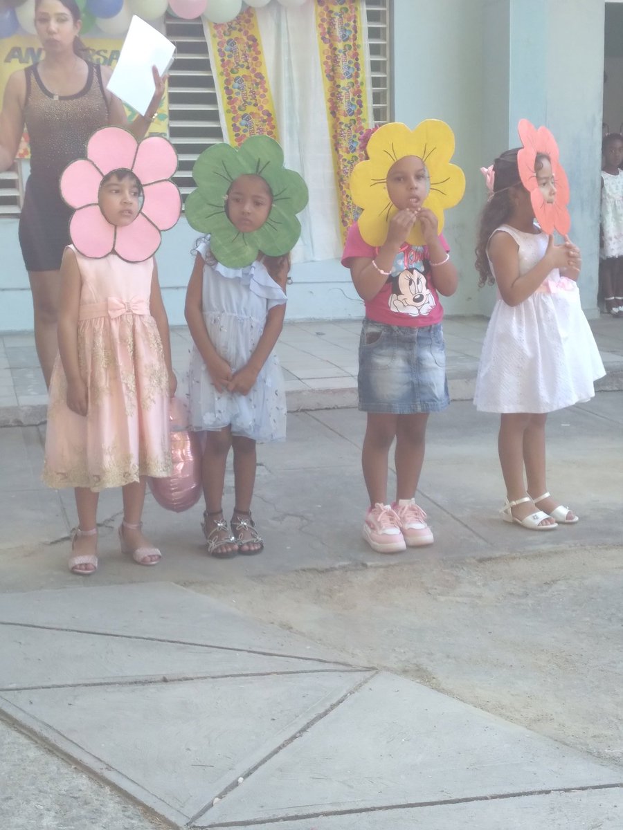 JMastrapa56896's tweet photo. Nuestros pequeños disfrutando en el aniversario 65 de la Creación de los Círculos Infantiles,Felicitaciones https://t.co/DawXE8iK3t