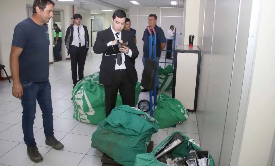 🔴 ADMINISTRACIÓN DE JUSTICIA

➡️ Continúa la depuración de expedientes y refuerzan impacto ambiental en juzgados civiles

➡️ Las tareas de depuración se enmarcan en el proceso de mejoras y reorganización de los Juzgados Civiles y Comerciales de la Capital, impulsado por el
