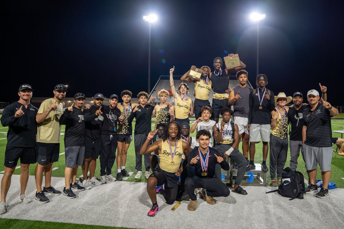 RCISDAthletics's tweet image. What. A. Day. 

Congratulations to @RCHSBOYSTFXC for claiming 10-6A last night after a complete throw down in the 4x4. IYKYK 😅 We’re so proud of @CoachCrumpton and his squad! 

#oneRC