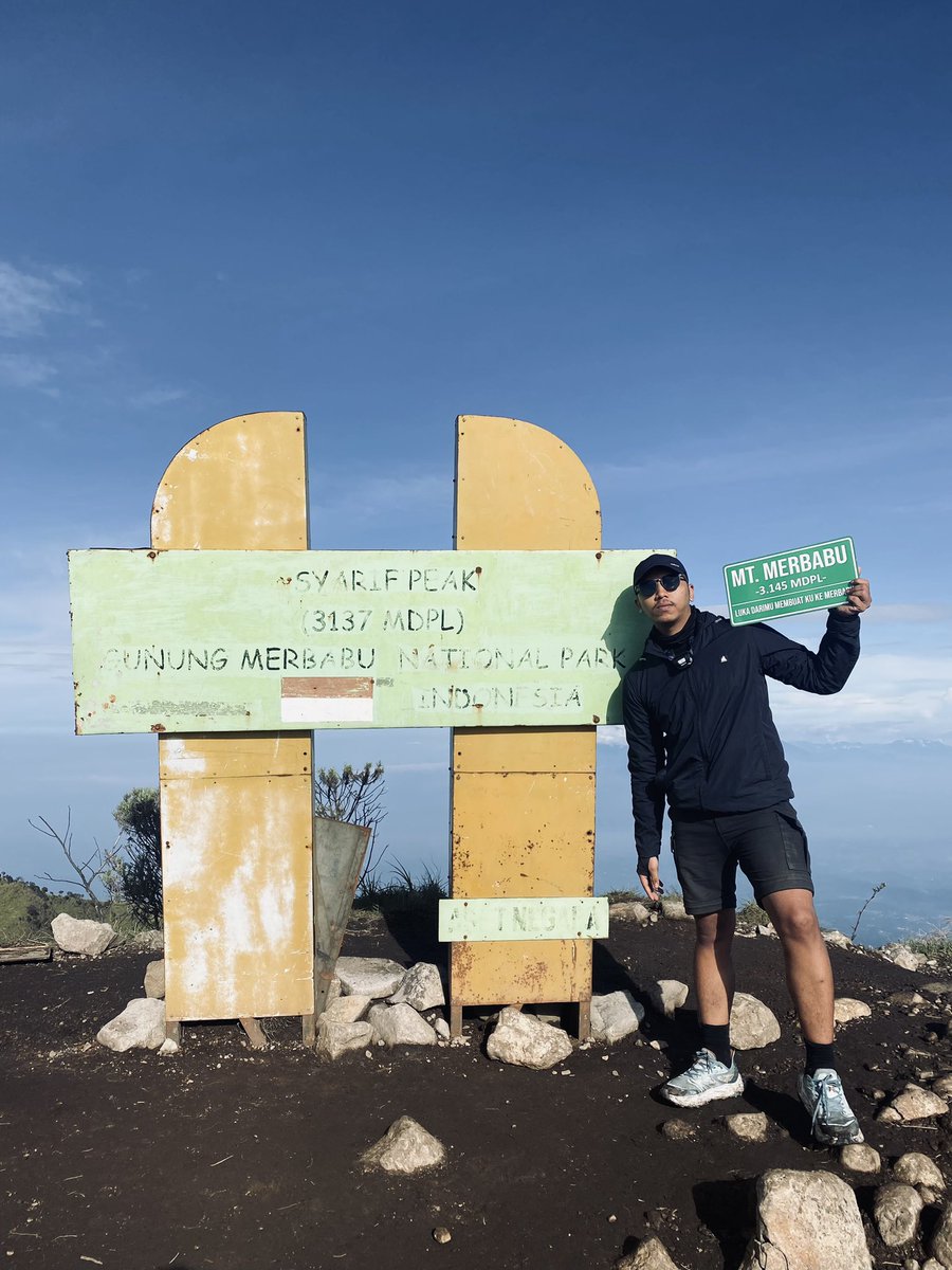 Gunung Hutan tweet media