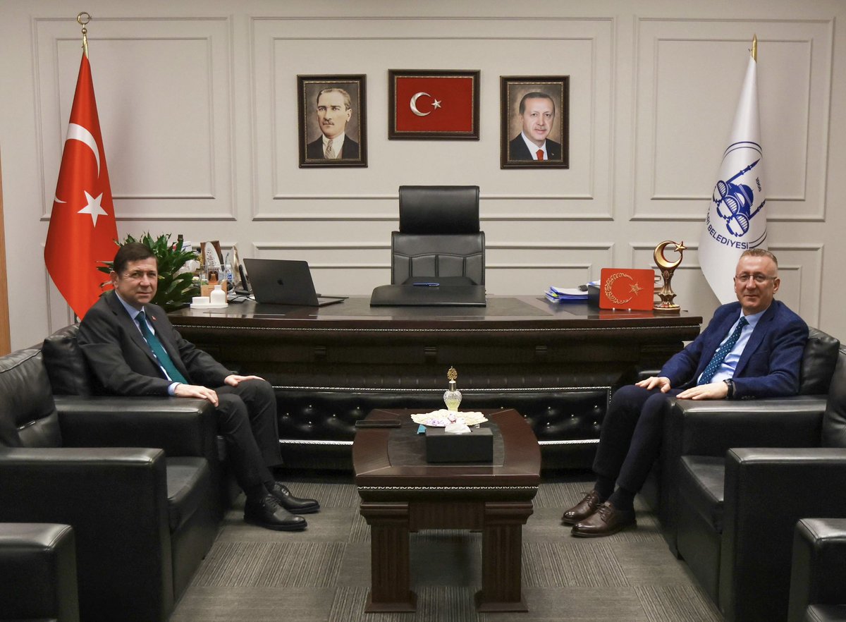 ISIKSUMUTLU's tweet photo. Kocaali Belediye Başkanımız Turan Yüzücü'yü belediyemizde misafir ettim. Başkanımıza nazik ziyaretleri için teşekkür ediyorum. https://t.co/mYEy47PzUx