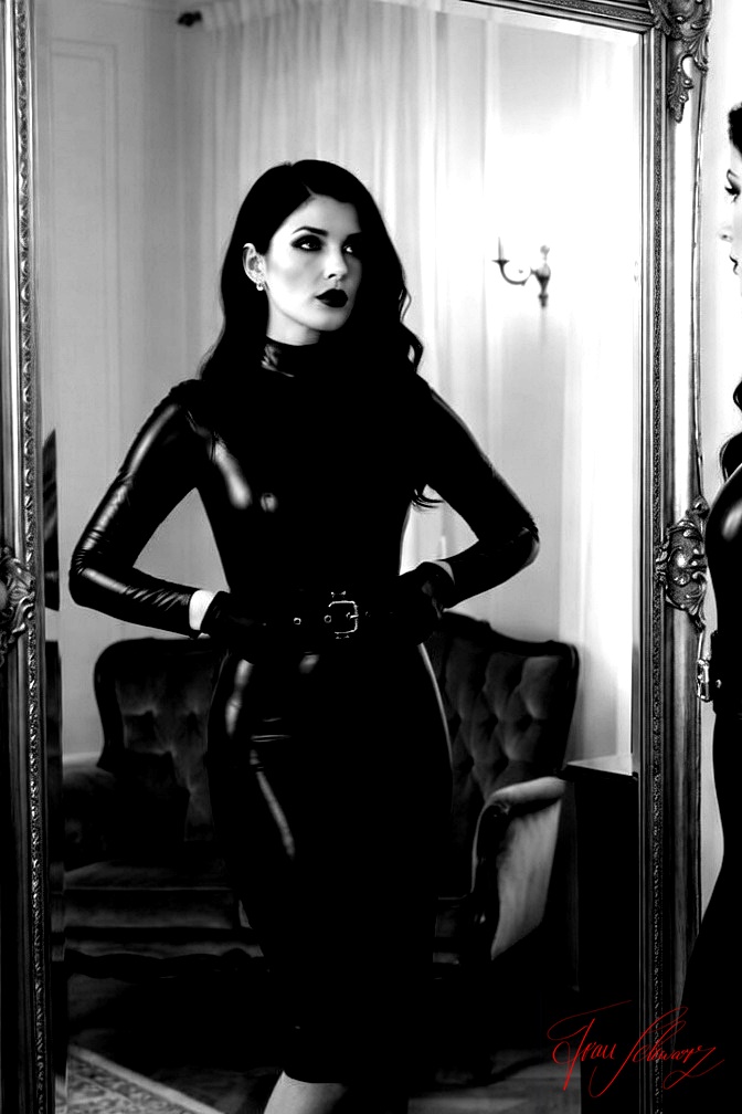 𝐅𝐫𝐚𝐮 𝐒𝐜𝐡𝐰𝐚𝐫𝐳 tweet media