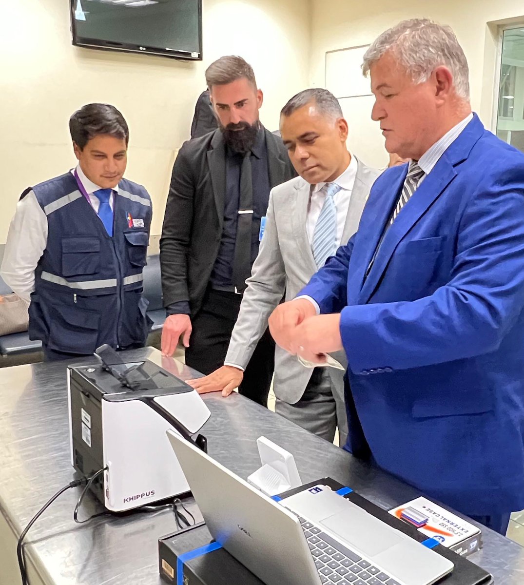 Servicio Nacional de Aduana del Ecuador tweet media