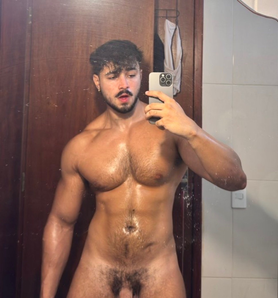 Fuck I can't look away bruh. I was just talking shit about some of the dumbass jocks on campus when one of em heard me. They sent me this spiral and now the more I'm looking, the dumber I get. Just so good to stare and goon. Can't even remember my major, I'm just a dumb jock bro