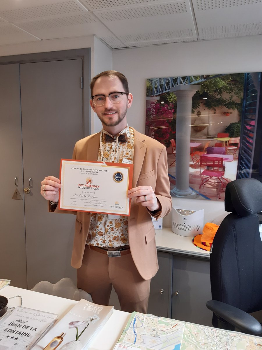 ExploreNCA's tweet image. 🐾Toujours➕d’adresses #PetFriendly à Nice Côte d’Azur !
Une démarche initiée par la @VilledeNice pour le bien-être animal &amp;amp; déployée dès 2022 par l’Office de Tourisme avec un #label dédié.
👏 5 nouveaux établissements labellisés, portant le total à 49🐶👇
bit.ly/4vm5IyZ