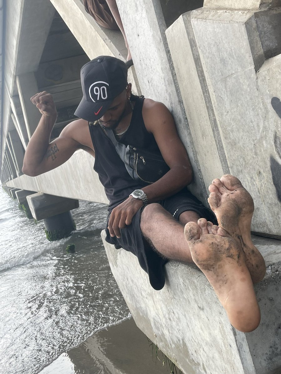 DavAlpha7's tweet photo. Hey sub, are you ready to be under my foot and kiss the soles of my feet, you are my bitch and you must serve me! 🔥🥷🏽

#ATM #Latino #cashmaster #findom #Master #paypig https://t.co/BSDqu59I7x