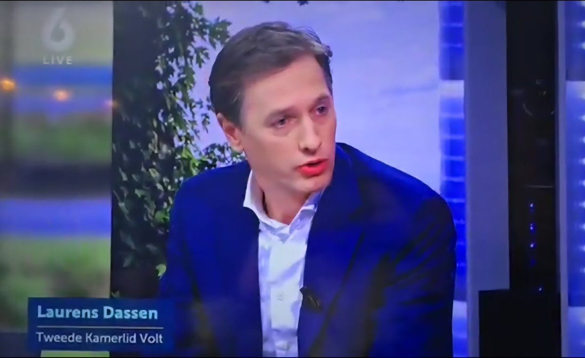 widtvoet's tweet photo. -Dassen wil meer aanmeldcentra asiel
-kabinet blijft bij verhoging AOW leeftijd
-Letschert bagatelliseert antisemitisme
-moskeekoepel doet aangifte vernieling
-Knoester: Faber verwarder dan TBS'ers
-huwelijksnacht Jeppe draaide uit op fiasco
-TNO gaat explosieven maken
#8april https://t.co/PFXQVACFSN