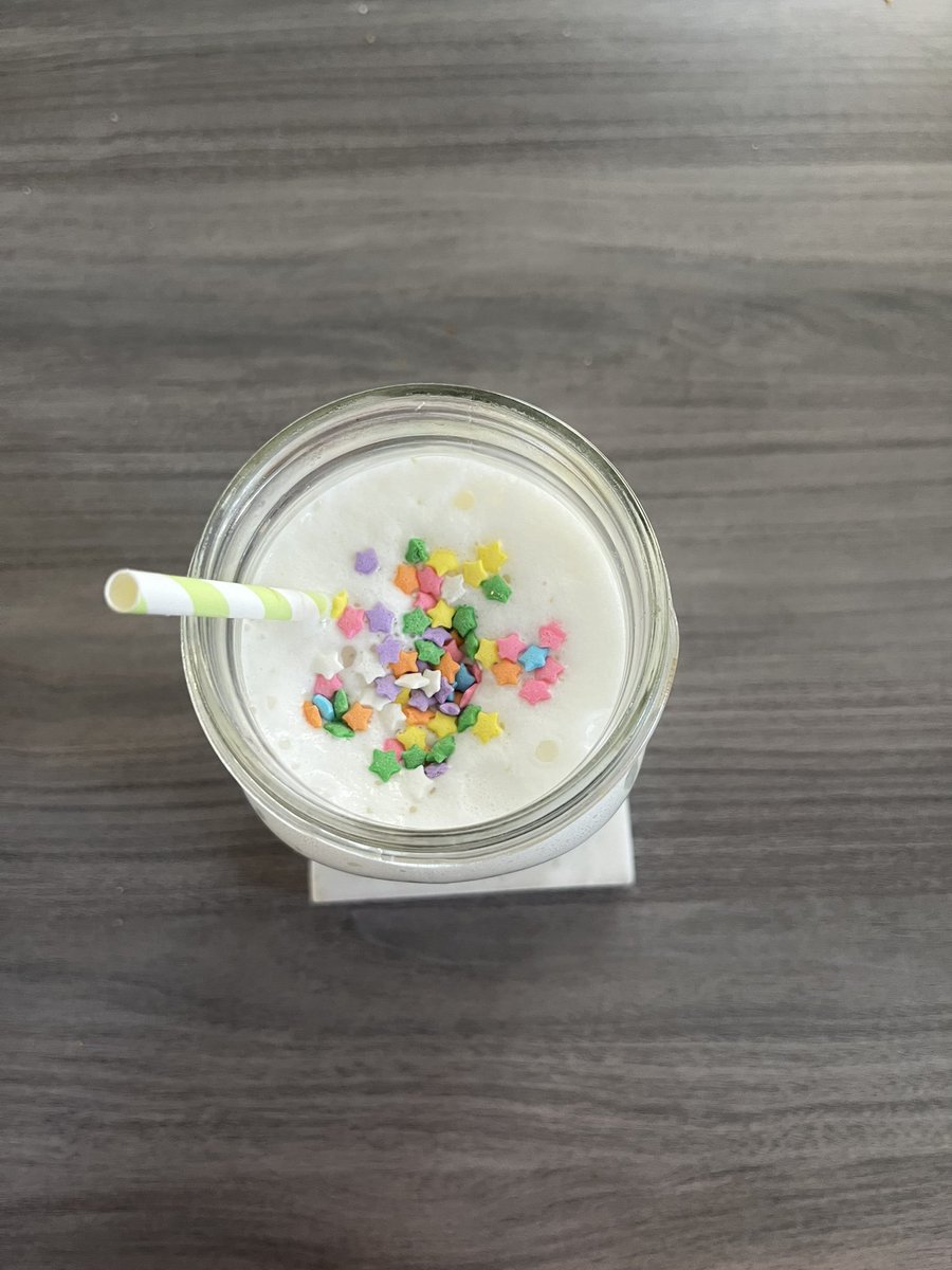 mellie🍒 tweet media