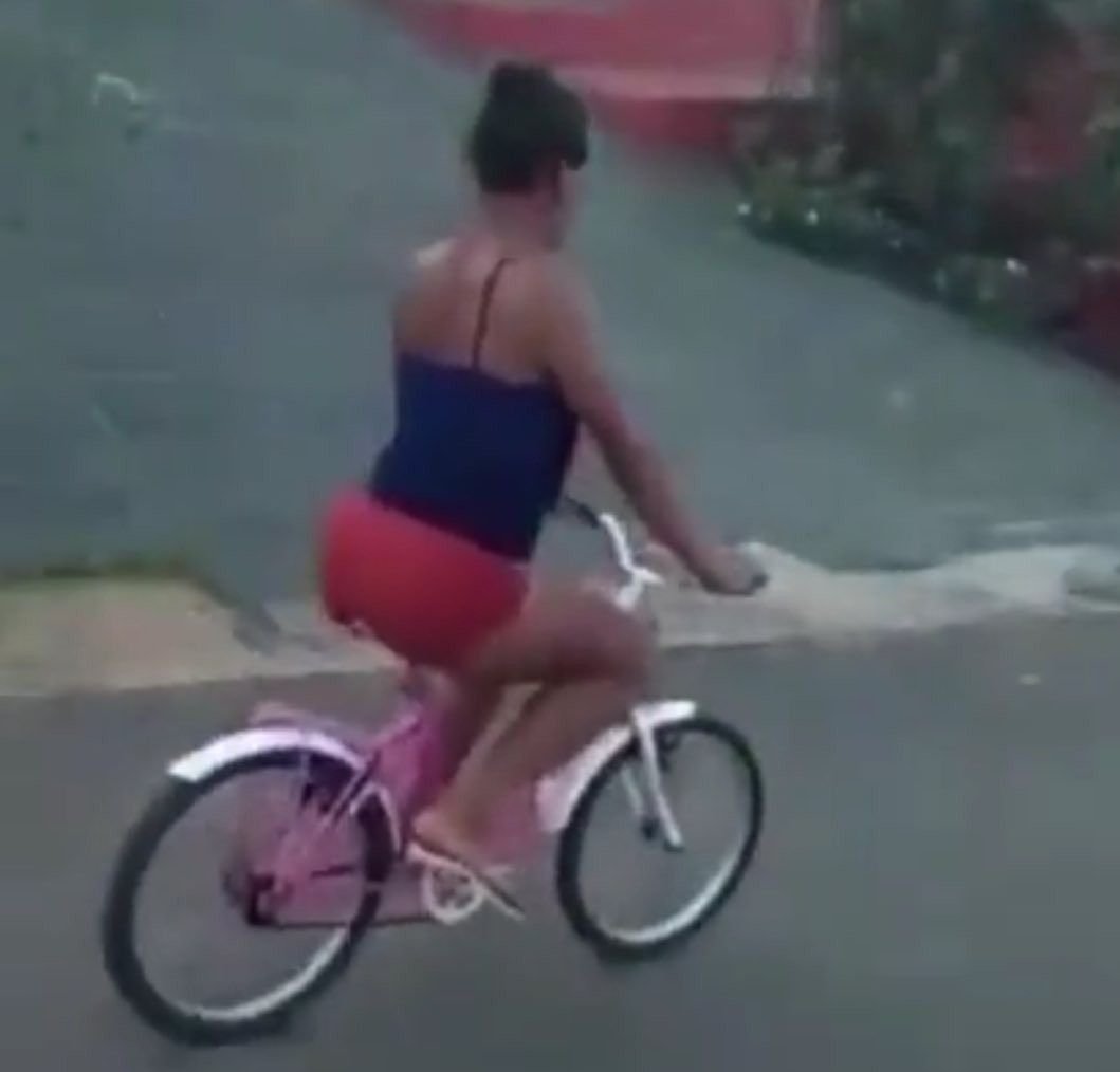 thaishern_'s tweet image. Não achei que o video sobre a xanvala iria performar bem, acho que tem gente curtindo a banda no sigilo